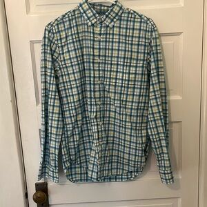 Men’s plaid dress shirt size S. Banana Republic in great condition.